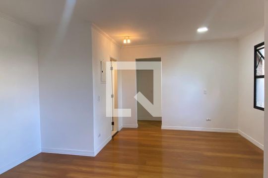 Sala de apartamento para alugar com 2 quartos, 65m² em Jaguaribe, Osasco
