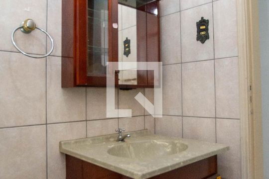 Banheiro Corredor de casa para alugar com 2 quartos, 125m² em Jardim Adriana, Guarulhos