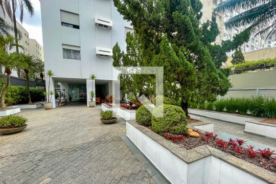 Hall de entrada de apartamento à venda com 3 quartos, 156m² em Jardim Paulista, São Paulo