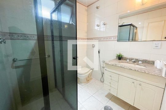 Banheiro da Suíte de apartamento à venda com 3 quartos, 156m² em Jardim Paulista, São Paulo