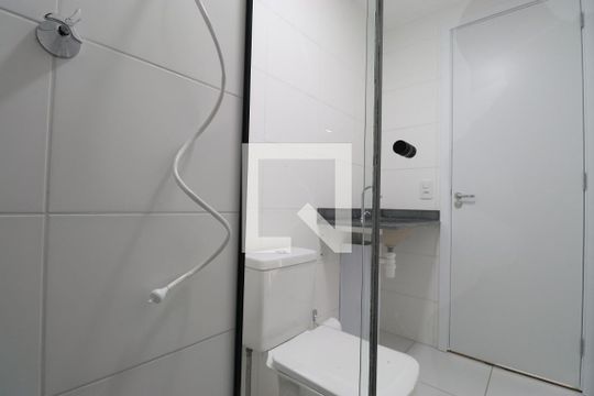 Banheiro de apartamento para alugar com 2 quartos, 62m² em Lapa de Baixo, São Paulo