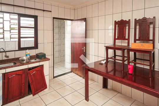 Cozinha de casa para alugar com 3 quartos, 100m² em Jardim Teresa, São Paulo