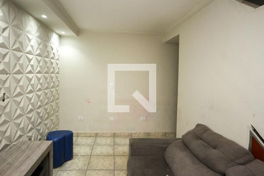 Sala de casa para alugar com 3 quartos, 100m² em Jardim Teresa, São Paulo