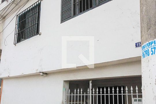 Fachada de casa para alugar com 3 quartos, 100m² em Jardim Teresa, São Paulo