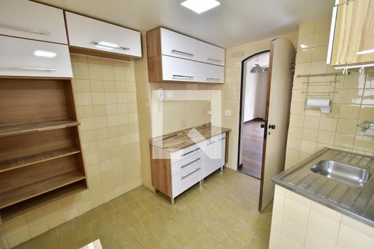 Cozinha de apartamento para alugar com 3 quartos, 90m² em Centro, Campinas
