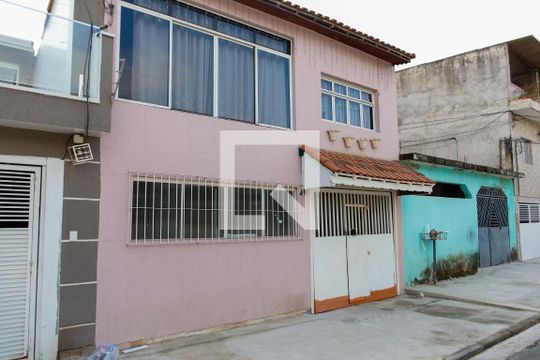 Fachada de casa à venda com 4 quartos, 154m² em Quitaúna, Osasco
