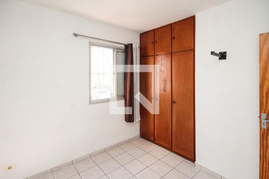 Quarto 02 de apartamento para alugar com 2 quartos, 52m² em Vila Margarida, São Paulo