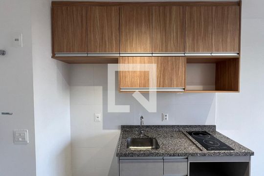 Cozinha de kitnet/studio para alugar com 1 quarto, 27m² em Pinheiros, São Paulo