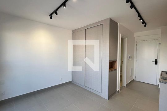 Quarto de kitnet/studio para alugar com 1 quarto, 27m² em Pinheiros, São Paulo