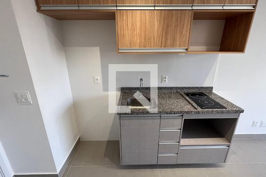 Cozinha de kitnet/studio para alugar com 1 quarto, 27m² em Pinheiros, São Paulo