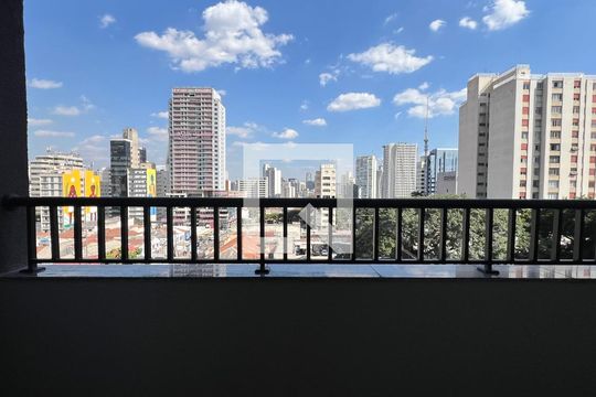 Sacada de kitnet/studio para alugar com 1 quarto, 27m² em Pinheiros, São Paulo