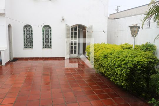 Quintal de casa para alugar com 3 quartos, 280m² em Osvaldo Cruz, São Caetano do Sul