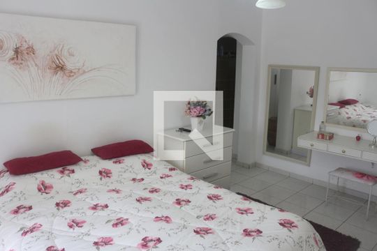 Suíte 1 de casa para alugar com 3 quartos, 280m² em Osvaldo Cruz, São Caetano do Sul
