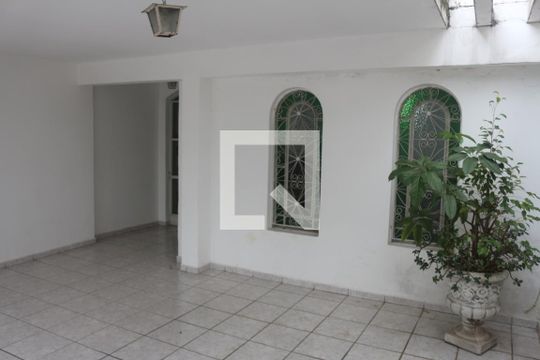 Garagem de casa para alugar com 3 quartos, 280m² em Osvaldo Cruz, São Caetano do Sul