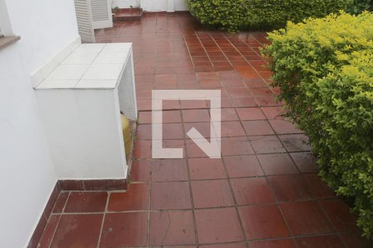 Área de Serviço de casa para alugar com 3 quartos, 280m² em Osvaldo Cruz, São Caetano do Sul