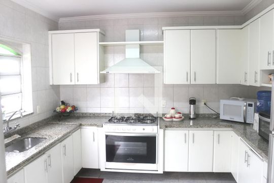 Cozinha de casa para alugar com 3 quartos, 280m² em Osvaldo Cruz, São Caetano do Sul