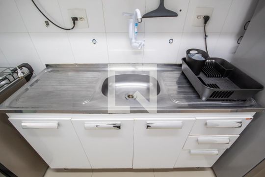 Cozinha de apartamento para alugar com 3 quartos, 84m² em Continental, Osasco