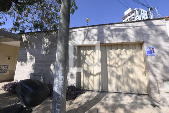 Fachada de casa para alugar com 4 quartos, 400m² em Setor Sul, Goiânia