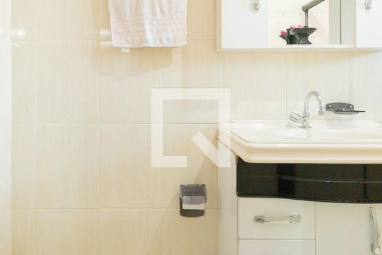 Banheiro da Suíte - Casa 1 de casa à venda com 6 quartos, 380m² em Jardim Petroni, São Bernardo do Campo