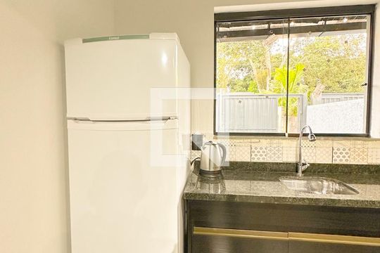 Detalhe da cozinha de casa para alugar com 1 quarto, 32m² em São João do Rio Vermelho, Florianópolis