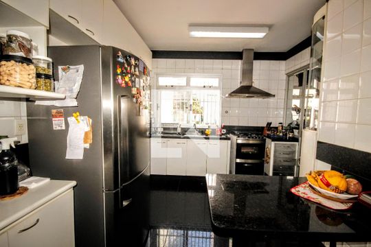 Cozinha de apartamento à venda com 4 quartos, 140m² em Santa Efigênia, Belo Horizonte