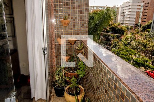 Varanda de apartamento à venda com 4 quartos, 140m² em Santa Efigênia, Belo Horizonte