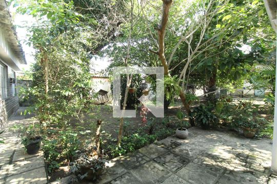 Quintal de casa à venda com 2 quartos, 600m² em Tanque, Rio de Janeiro