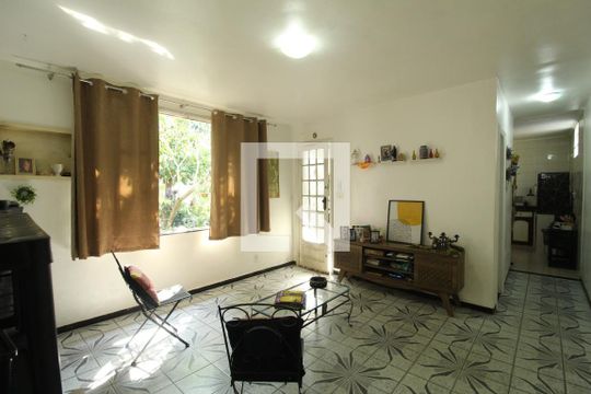 Casa à venda com 2 quartos, 600m² em Tanque, Rio de Janeiro