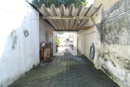 Garagem de casa à venda com 2 quartos, 600m² em Tanque, Rio de Janeiro
