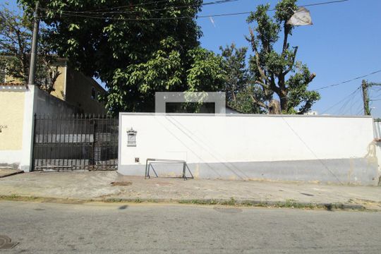 Fachada de casa à venda com 2 quartos, 600m² em Tanque, Rio de Janeiro