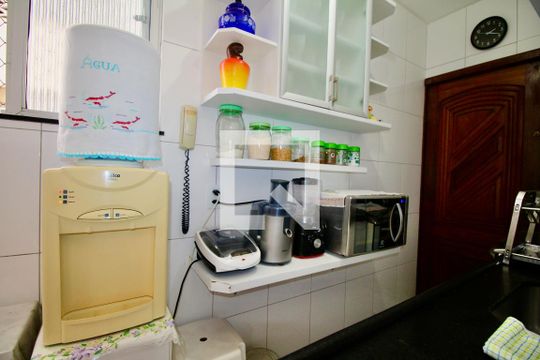Cozinha de apartamento para alugar com 2 quartos, 78m² em Pituba, Salvador