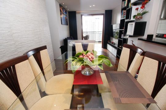 Sala de apartamento à venda com 3 quartos, 79m² em Chácara Agrindus, Taboão da Serra