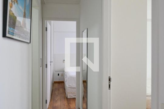 Corredor de apartamento para alugar com 2 quartos, 54m² em Paraíso, São Paulo