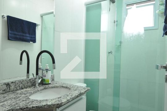 Banheiro de apartamento à venda com 1 quarto, 27m² em Vila Mazzei, São Paulo