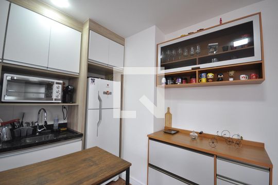 Cozinha de apartamento à venda com 1 quarto, 27m² em Vila Mazzei, São Paulo