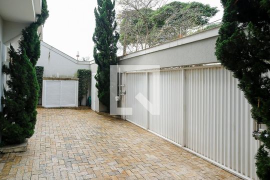 Garagem de casa à venda com 5 quartos, 380m² em Jardim Sao Caetano, São Caetano do Sul