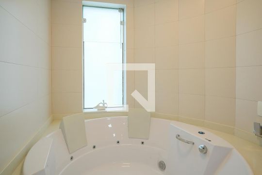 Banheiro da suíte 1 de casa à venda com 5 quartos, 380m² em Jardim Sao Caetano, São Caetano do Sul