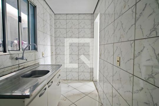 Cozinha de casa para alugar com 1 quarto, 35m² em Vila Marari, São Paulo