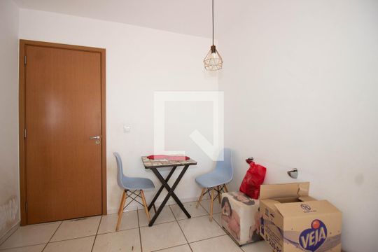 Sala de apartamento para alugar com 2 quartos, 48m² em Samanbaia Norte, Brasília
