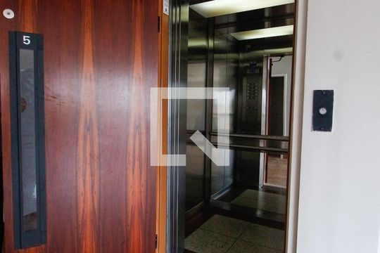 Elevador de apartamento à venda com 4 quartos, 181m² em Morumbi, São Paulo