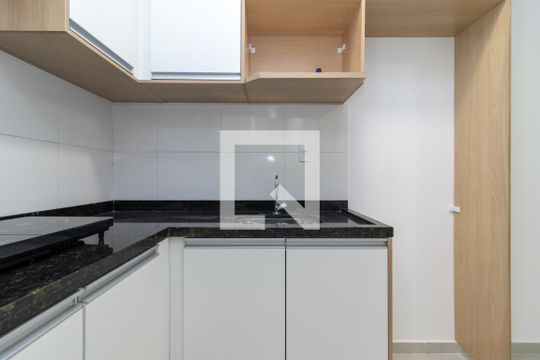 Cozinha de apartamento para alugar com 1 quarto, 29m² em Jardim São Paulo, São Paulo