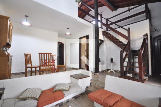 Sala de Estar de casa à venda com 3 quartos, 200m² em Jardim Guanca, São Paulo