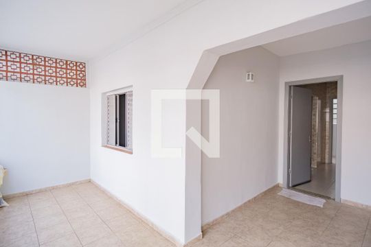 Garagem de casa para alugar com 1 quarto, 60m² em Vila Carrão, São Paulo
