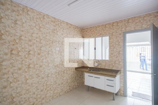 Cozinha de casa para alugar com 1 quarto, 60m² em Vila Carrão, São Paulo