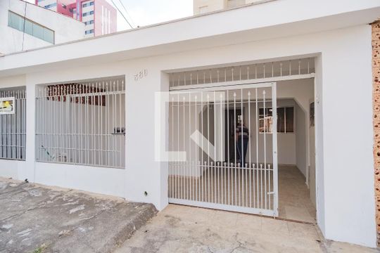 Fachada de casa para alugar com 1 quarto, 60m² em Vila Carrão, São Paulo