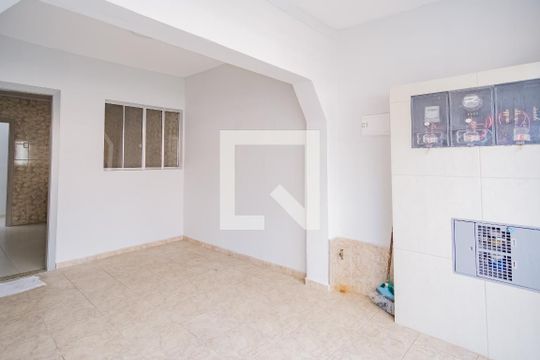 Garagem de casa para alugar com 1 quarto, 60m² em Vila Carrão, São Paulo