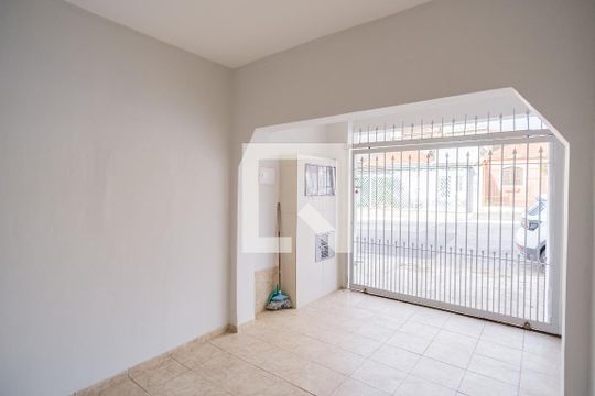 Garagem de casa para alugar com 1 quarto, 60m² em Vila Carrão, São Paulo