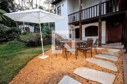 Quintal de casa de condomínio à venda com 4 quartos, 442m² em Ville de Montagne, Nova Lima