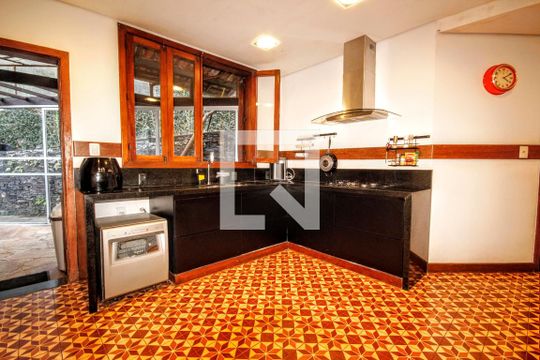 Cozinha de casa de condomínio à venda com 4 quartos, 442m² em Ville de Montagne, Nova Lima