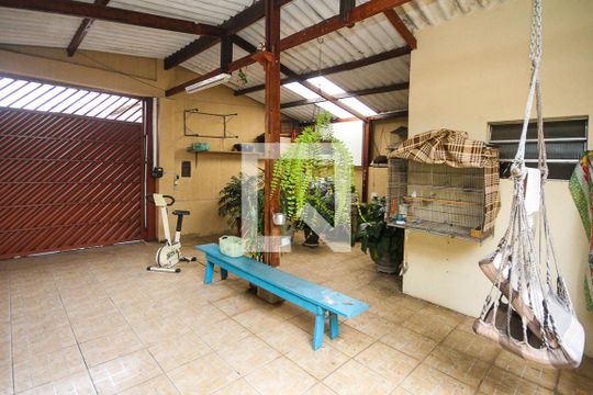 Garagem de casa à venda com 2 quartos, 200m² em Vila Santa Clara, São Paulo